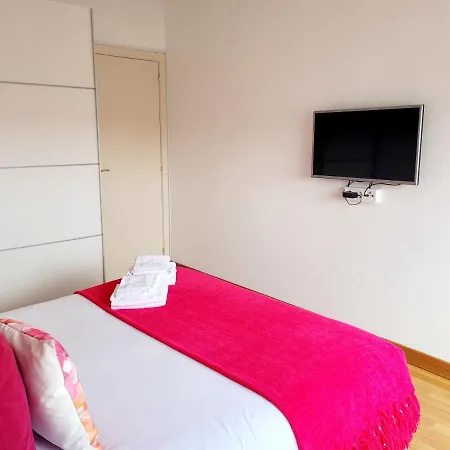 Amplio Piso Proximo A La Catedral Y El Camino. C2 * Santiago de Compostela