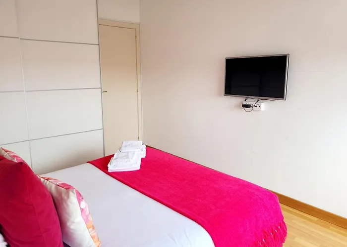 Amplio Piso Proximo A La Catedral Y El Camino. C2 * Santiago de Compostela